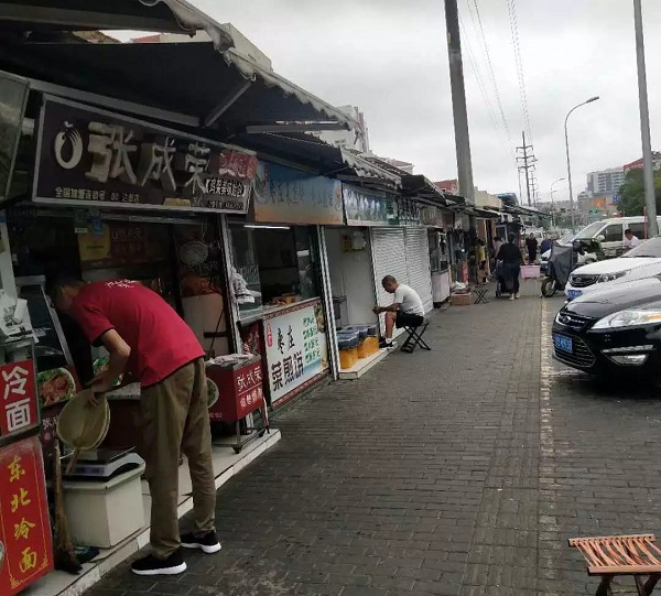 张成荣电烤鸡架加盟,签完就能学,上手特别快!