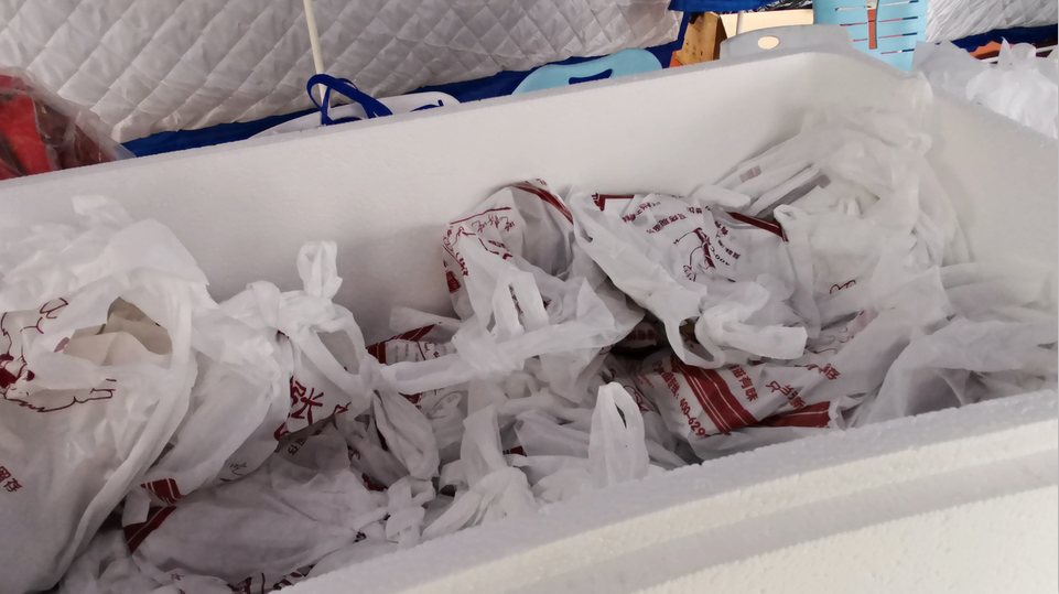 泉源顺食品公司给抗疫志愿服务者送温暖活动