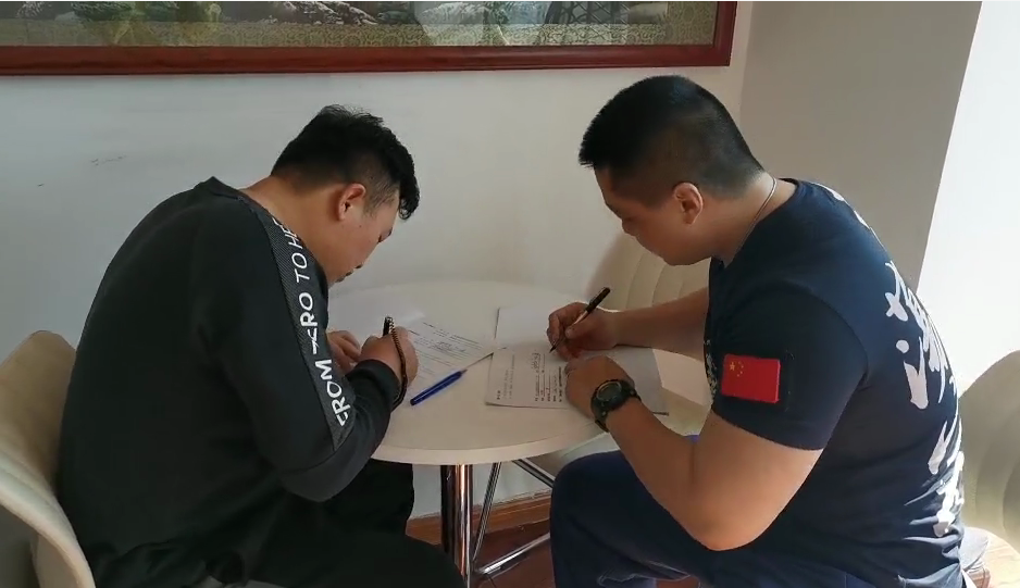 开工大吉！恭喜黄岛钟先生成功加盟张成荣电烤鸡架项目